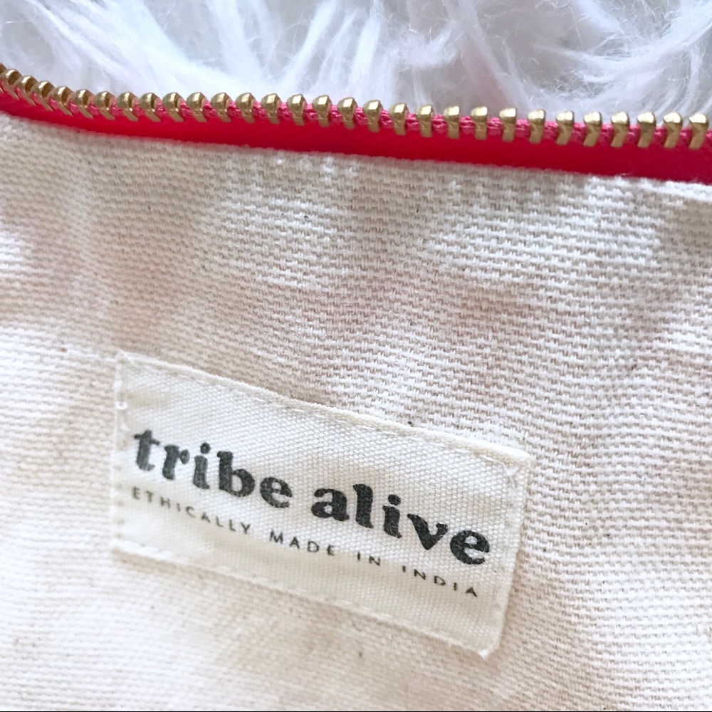 NWT Tribe Alive Convertible Clutch in Coral Stripe - Picture 5 of 7